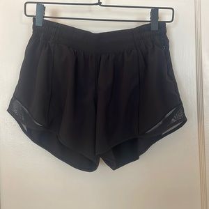LULULEMON HOTTY HOT 4INCH SHORTS